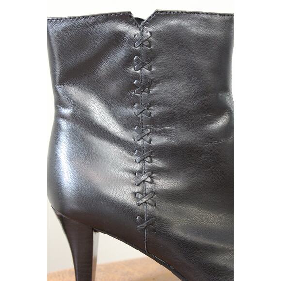 Vintage Bandolino Black Leather Pointed Toe Heeled Ankle Boots - Picture 4 of 9
